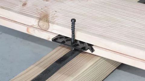 Schraube für unsichtbaren Abstandhalter 5x50 mm